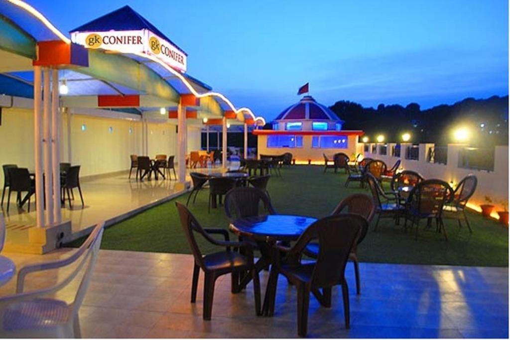 Treebo Trend Gk Conifer Dharamshala Exterior foto