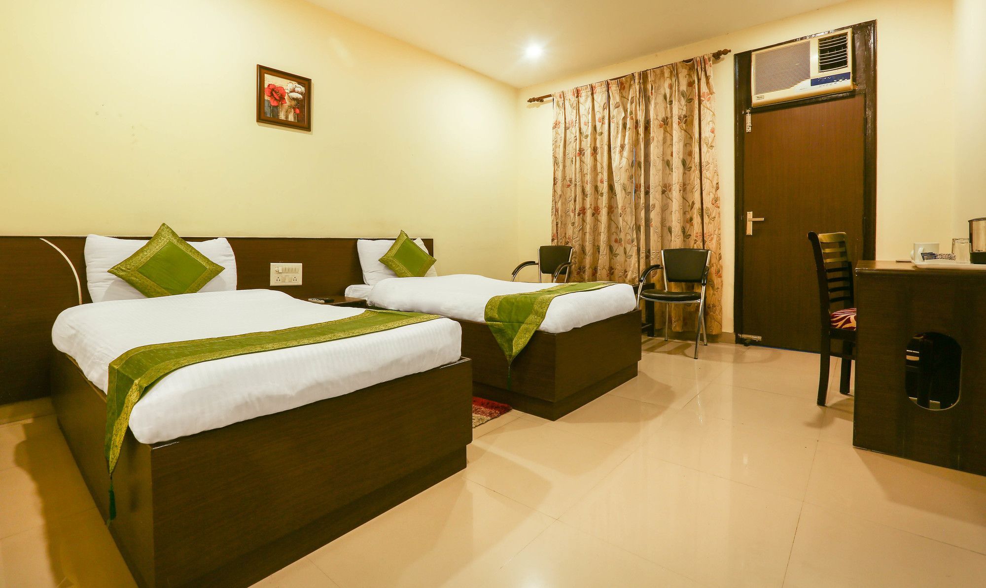 Treebo Trend Gk Conifer Dharamshala Exterior foto