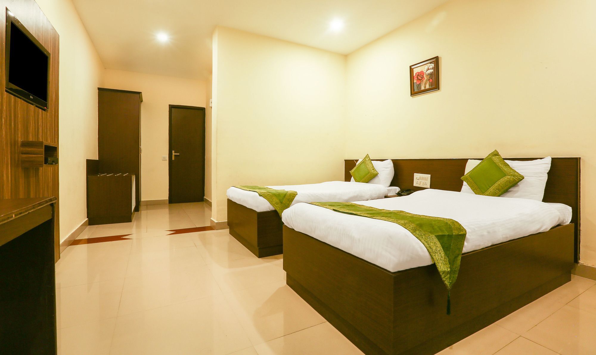 Treebo Trend Gk Conifer Dharamshala Exterior foto
